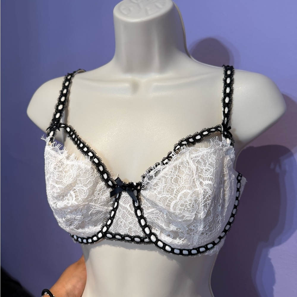 Victoria’s Secret Push up lace bra 36D